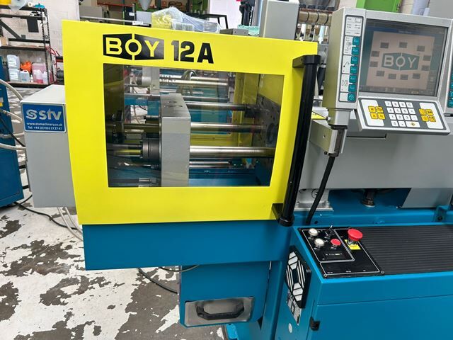 Used Boy 12A injection moulding machine