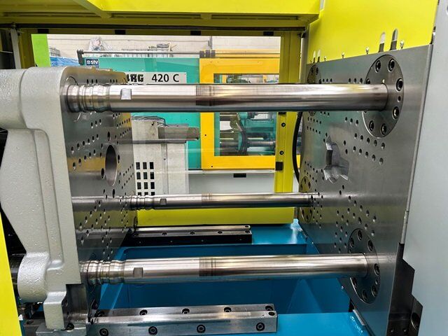 Used BOY 90A injection moulding machine