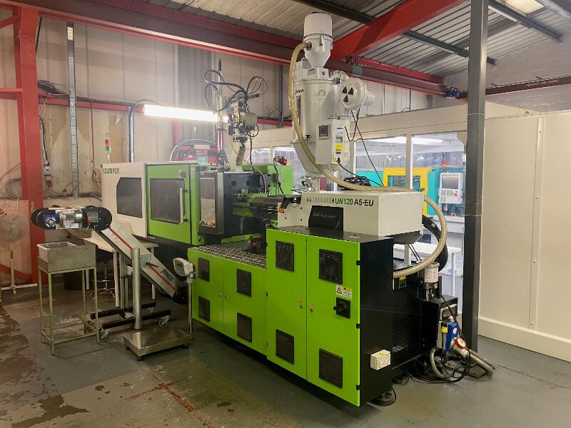 Spare injection moulding capacity - YIZUMI UN120A5-EU 165T