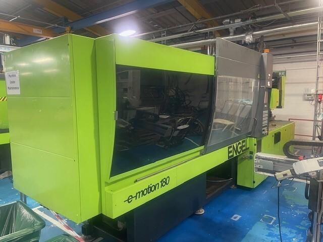 Used ENGEL e-motion 740 / 180 injection moulding machine